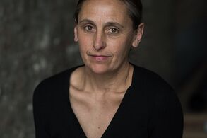 Anne Teresa De Keersmaeker. Foto Hugo Glendinning. Zdroj Wikimedia Commons. Anne Teresa De Keersmaeker. Foto Hugo Glendinning. Zdroj Wikimedia Commons.