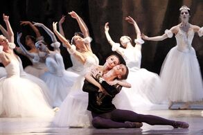 Daria Klimentová (Giselle), Vadim Muntagirov (Vévoda Albert). Foto: Martin Divíšek Daria Klimentová (Giselle), Vadim Muntagirov (Vévoda Albert). Foto: Martin Divíšek