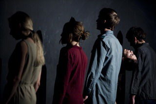 Choreografka a tanečnice Lenka Bartůňková zpracovává v osobním projektu Requiem pohnutý osud vlastní rodiny – premiéra v NoD Choreografka a tanečnice Lenka Bartůňková zpracovává v osobním projektu Requiem pohnutý osud vlastní rodiny – premiéra v NoD