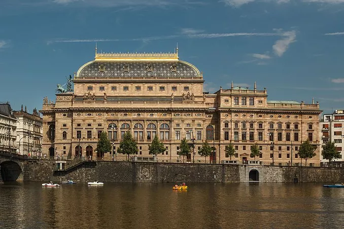 Národní divadlo. Zdroj Wikimedia Commons.