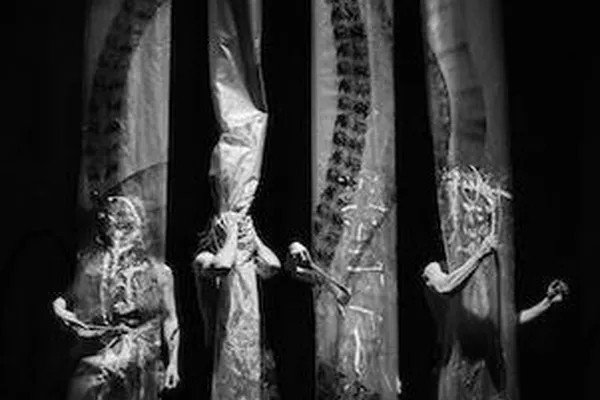 Fear of Umbrellas - Velké téma s nejasnou formulací(S. Porta, M. Brillant, Ch. Dubois, F. Milet). Foto: Jakub Jelen Fear of Umbrellas - Velké téma s nejasnou formulací(S. Porta, M. Brillant, Ch. Dubois, F. Milet). Foto: Jakub Jelen
