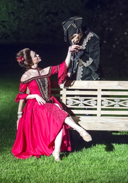 Valmont (Julie De Meulemeester a Zdeněk Mládek). Foto ze zkoušky Michal Siroň.