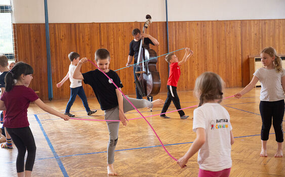 All children should soon be exposed to creative dance in primary school, says Markéta Pucová, the guarantor of Dance and Movement Education