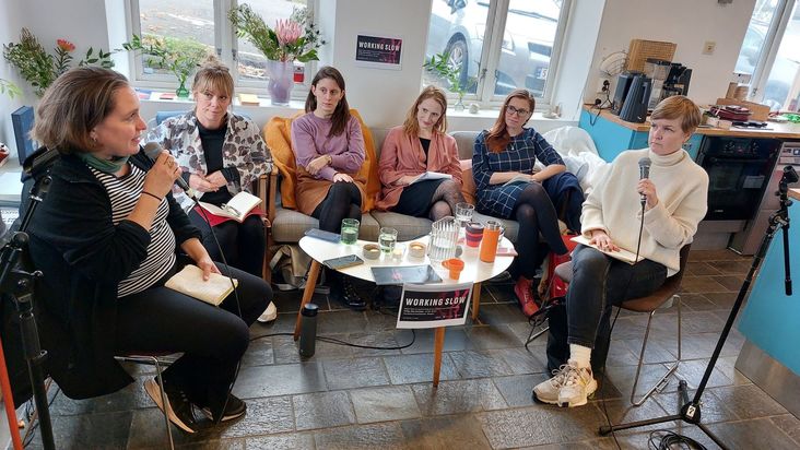 Open talk Working slow: from the left Hild Borchgrevink, Lydia Wharf, Lena Megyeri, Lucie Hayashi, Petra Dotlačilová, Anette Therese Pettersen. Photo: Daniela Machová.