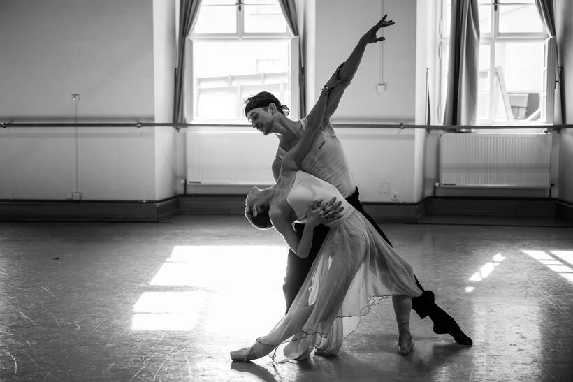 Balet ND - Brahms-Schoenberg Quartet. Foto ze zkoušky (Nina Fernandes a Matěj Šust). Foto Serghei Gherciu, The George Balanchine Trust.