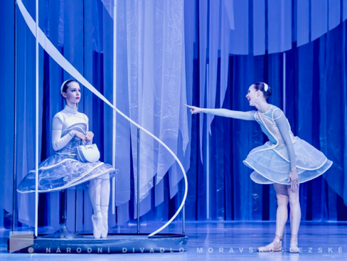 Coppélia (Gloria Studer, Réka Kiss). Foto: Serghei Gherciu.