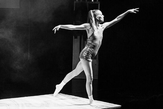 Ikonická jízda. Becka McFadden. Foto: Natálie Divincová. 