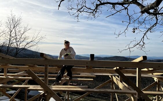 Lenka Flory vyprodávala divadla v 26 zemích světa, teď řeší, jestli se kozy nepasou u sousedů