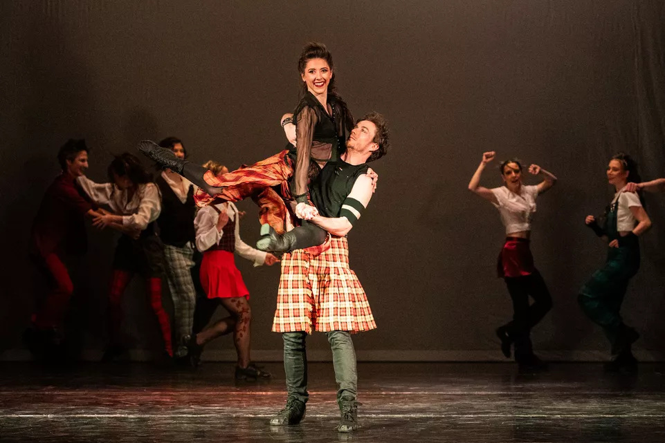 Hory a údolí. Balet Divadla F. X. Šaldy. Foto: Daniel Dančevský. 