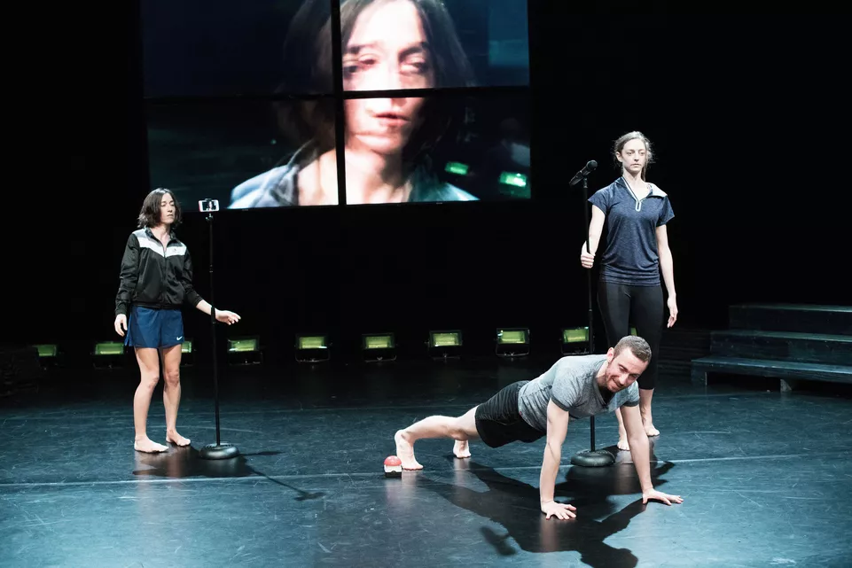 The Very Moment (Sahra Huby, Quindell Orton, Maxwell McCarthy, Taeyeon Kim, Robin Rohrmann). Foto: Gabriela Neeb. 