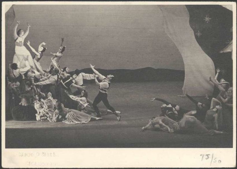 Fantasie na Griegův Koncert a-moll (Edouard Borovansky (centre) a tanečníci Borovansky Ballet). Zdroj: National Library of Australia.