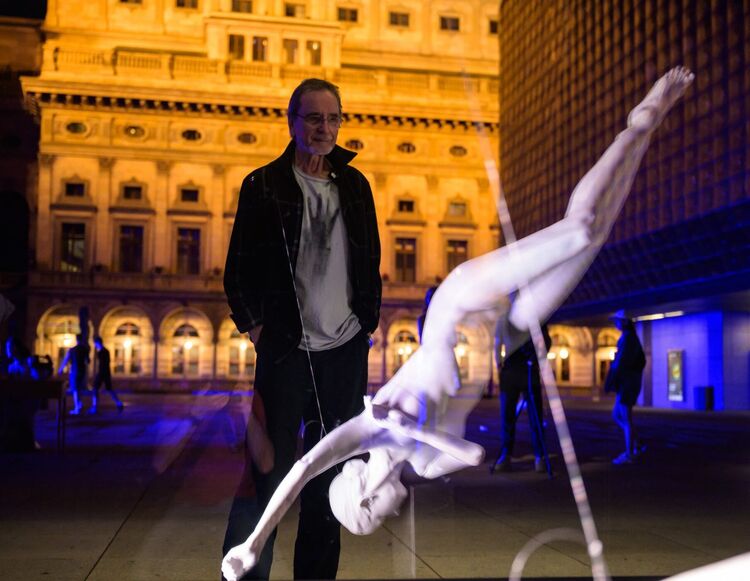 Moving Still - Jiří Kylián a jeho umělecká instalace. Foto: Serghei Gherciu.