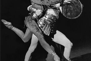 Medusa - Olga Skálová (Medusa), Petr Vondruška (Perseus). Foto: Jaromír Svoboda.