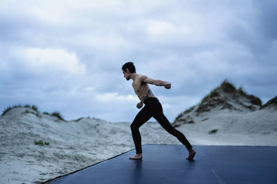 Sergei Polunin Terschelling 2020 Foto Anton Corbijn.