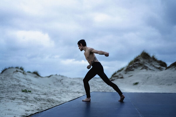 Sergei Polunin Terschelling 2020 Foto Anton Corbijn.