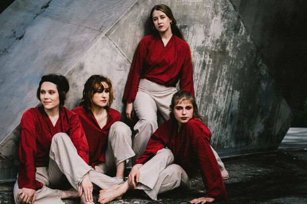 To the Times Being. common.collectiv, Natalia Kozakiewicz, Michalina Żurek, Katarzyna Żurawska, Aleksandra Smoliga.