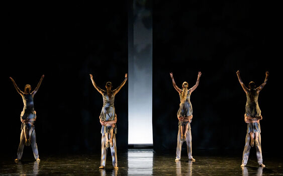 Juniorské soubory v pasti nezávislosti: Tanečníci se smlouvu od září do června, boj o přežití v systému