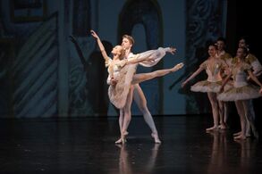 Coppelia (A. Novotná, M. Krčmář). Foto: Serghei Gherciu.