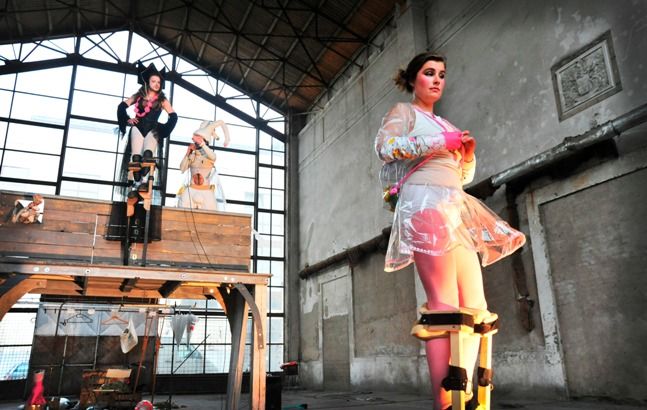 Premiéra v prostoru Jatka 78: Long Vehicle Circus se inspiruje Alenkou