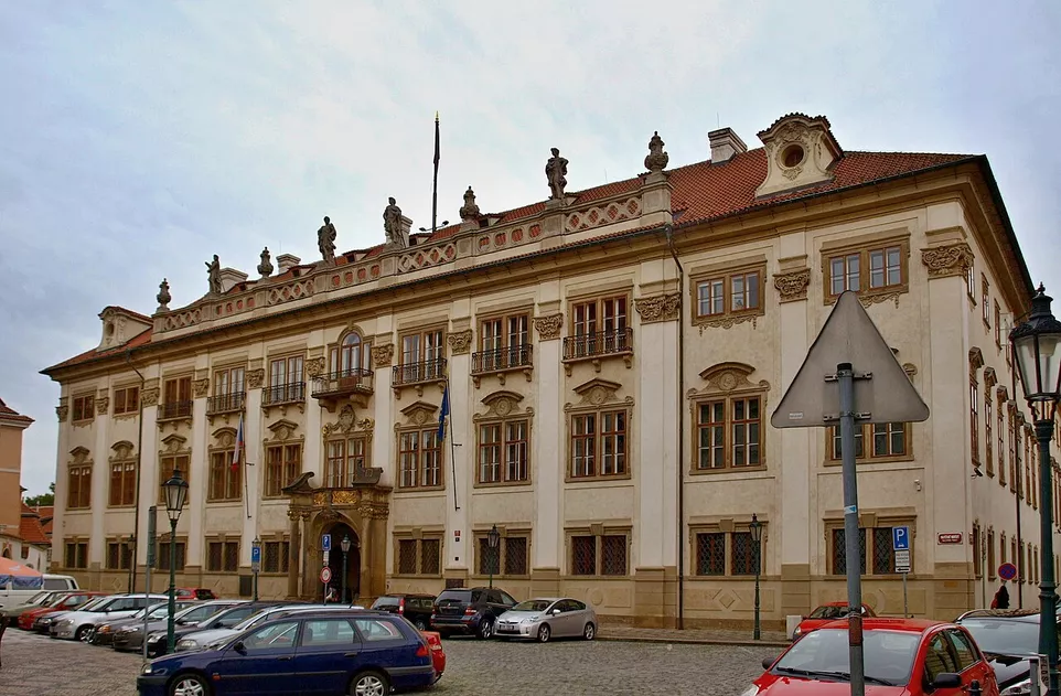 Nosticův palác, sídlo MK ČR. Zdroj Wikimedia Commons.
