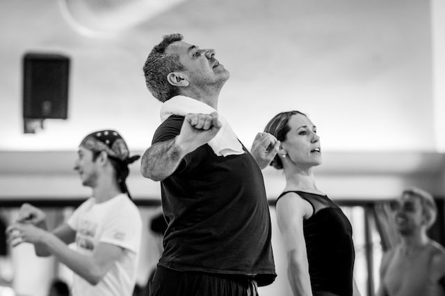 Michael Corder: „Choreograf nemůže existovat bez vlastní taneční zkušenosti…“