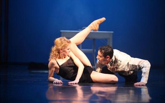 Je potřeba křičet, rvát se, odplakat si to,“ říká o svém tvůrčím přístupu Alena Pešková