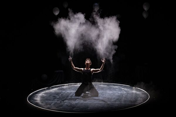 Mime on the Moon. Radim Vizváry. Foto: Anna Šolcová. 