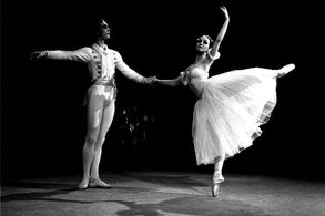 Louskáček (Hana Vláƒilová, Jan Kadlec). Foto Jaromír Svoboda, archiv ND Praha