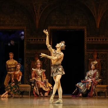 La Bayadère (Paul Marque). Foto: Svetlana Lobof/Opéra national de Paris.