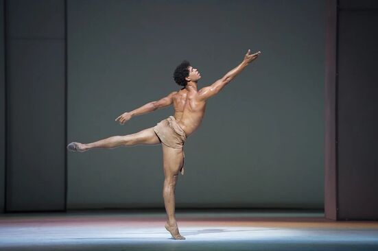 Requiem (Carlos Acosta). Foto: Tristram Kenton, zdroj Royal Opera House.