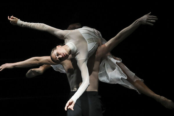 Chvění (Ivana Jeličová a Artur Abram). Foto: Ctibor Bachratý