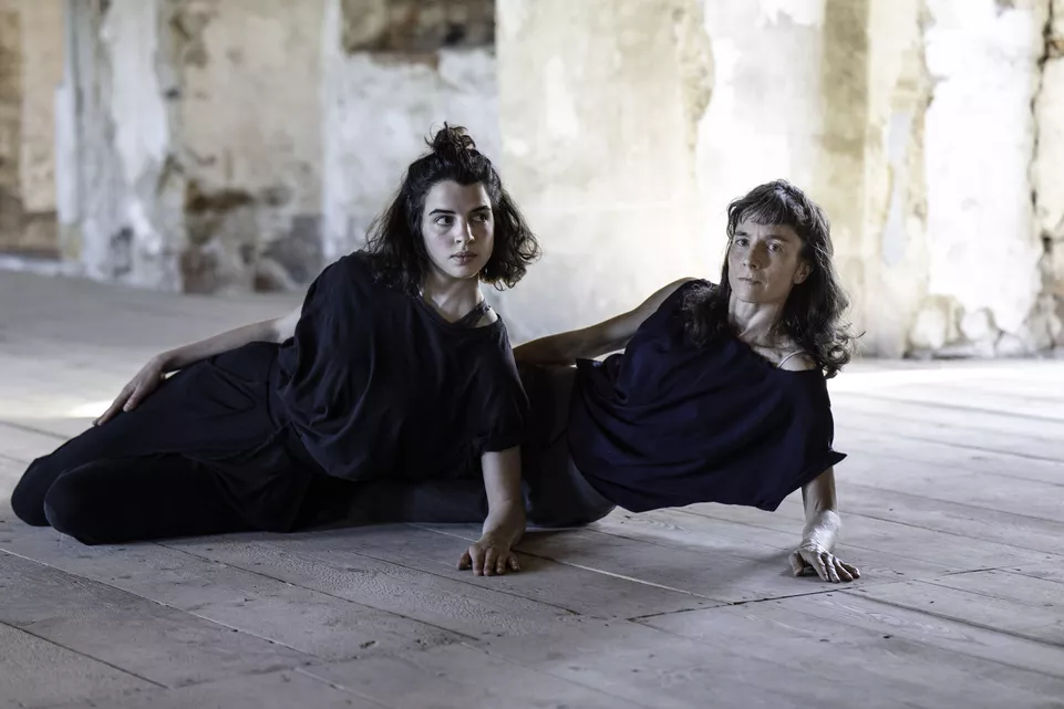 Nothing else, Mothers ( Antonie Formanová a Cécile Da Costa ). Foto Tomasz Augustyn.