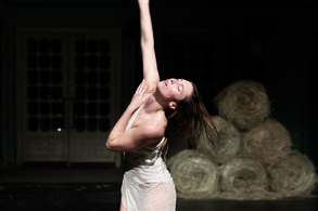 Rythm of the rolling hill, choreografie: Markéta Fagan. Foto: Michaela Škvrnáková.