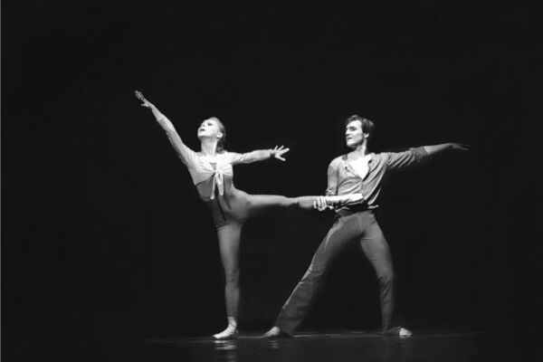 Angara - Simona Cendelínová (Valentina), Miroslav Hajn (Sergej). Foto O. Pernica.