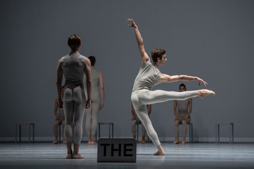 Forsythe / Clug / McGregor; William Forsythe - The Second Detail (Balet ND). Foto: Serghei Gherciu.