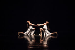 Choreografický atelier, Bosques Vía Templey (Anita Glosová, Kateřiná Nováčková). Zdroj Archiv NdB.