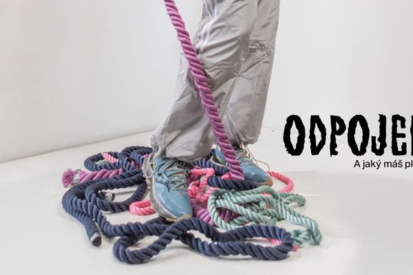 Projekt Odpojení souboru Holektiv zpracovává téma, které denně řešíme všichni