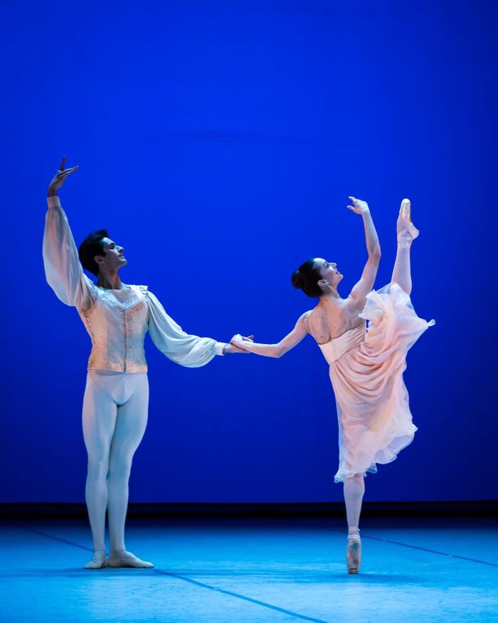 Marianela Nunez a Reece Clarke v Tchaikovsky Pas de deux. Foto: Arthur Abram.