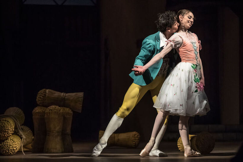 La Fille mal gardée (Ondřej Vinklát a Alina Nanu). Photo: Martin Divíšek.