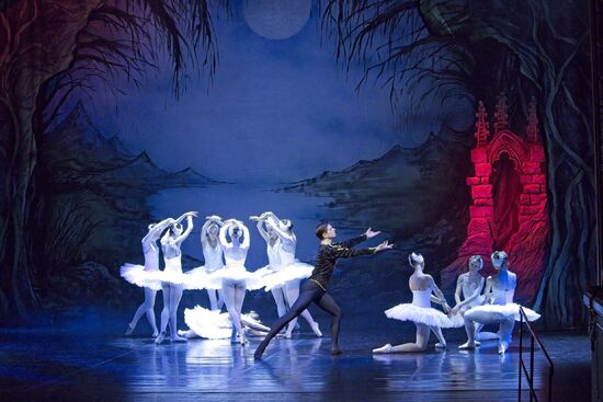 Labutí jezero. Balet divadla města Ústí nad Labem. Foto: Marek Russ. 