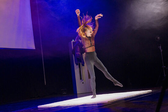 Ikonická jízda. Becka McFadden. Foto: Natálie Divincová. 