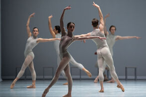 Forsythe / Clug / McGregor; William Forsythe - The Second Detail (Balet ND). Foto: Serghei Gherciu.