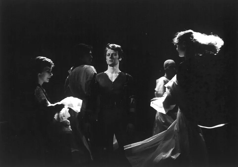  Jan Klár v baletu Hirošima. Foto Vladimír Hanzl. Zdroj Ballet Prague Heritage.