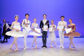 7 vítězů letošního ročníku Prix de Lausanne. Foto © Rodrigo Buas.