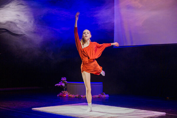 Ikonická jízda. Becka McFadden. Foto: Natálie Divincová. 