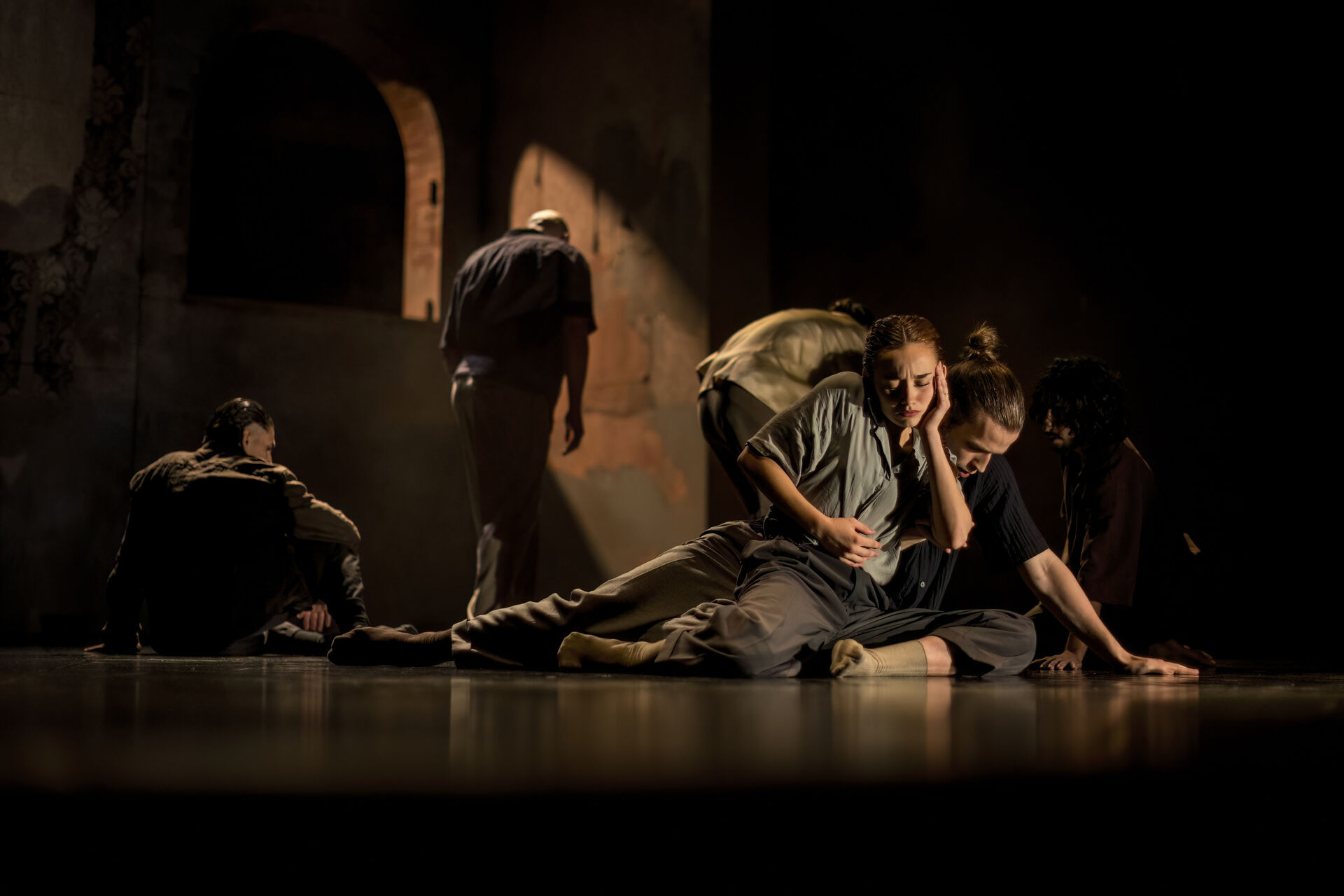 Your Ghosts, My Shadows. Lenka Vagnerová and Company. Foto: Vojta Brtnický.