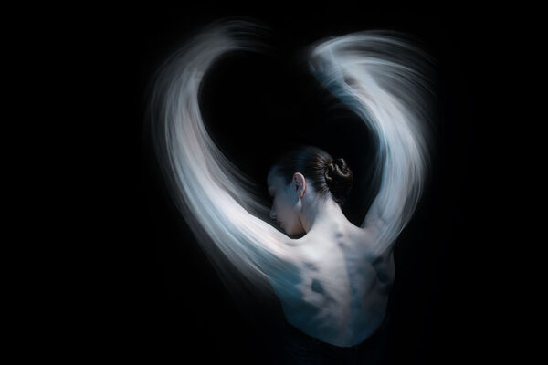Anna Pavlova. Foto Alexandre Katsapov a Mario Bakuš – The Queens, na fotografii Victoria Roemer.