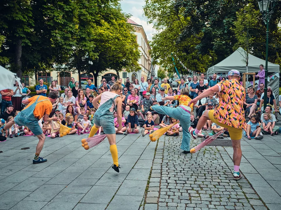 Žonglobalizace odstartovala. První festivalový den přilákal stovky návštěvníků