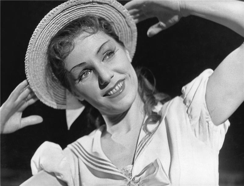 Elvíra Němečková (Léna v baletu Mládí v roce 1959. Foto Jaromír Svoboda. Zdroj Archiv Národního divadla.
