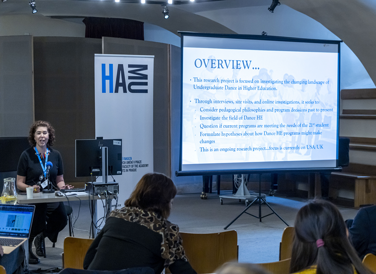 Deborah Williams: Investiganting Dance in the 21st Century - Investigating the Changing Landscape. Foto: Ladislav Beneš.